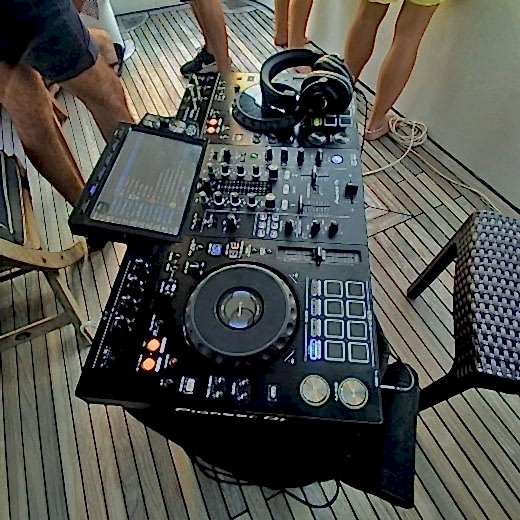 Profesyonel DJ ve Ses & Işık Kiralama Hizmetleri | Ogzsound